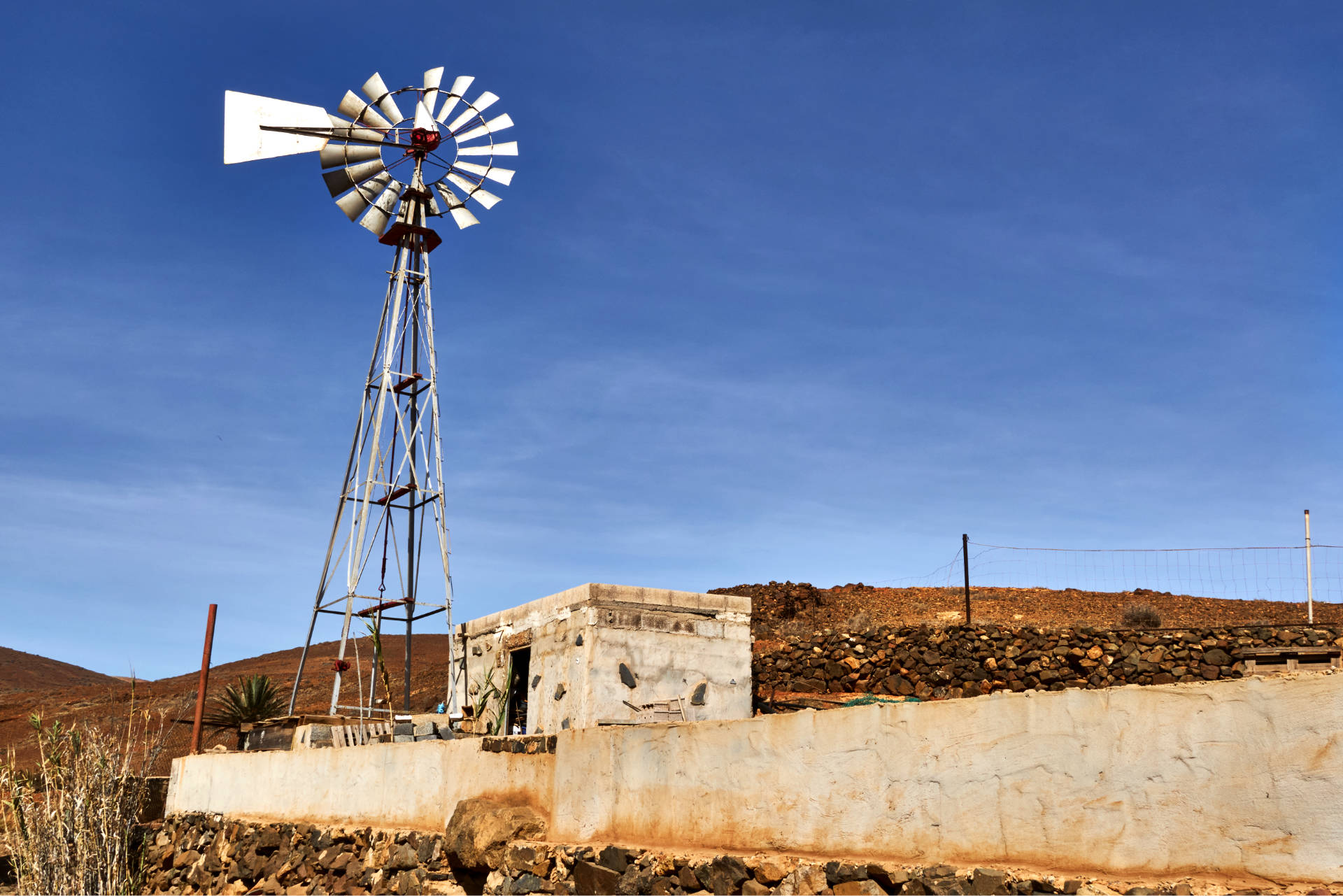 Original Windräder und Wasserpumpen der Aermotor Windmill Company im Barranco de los Almácigos.