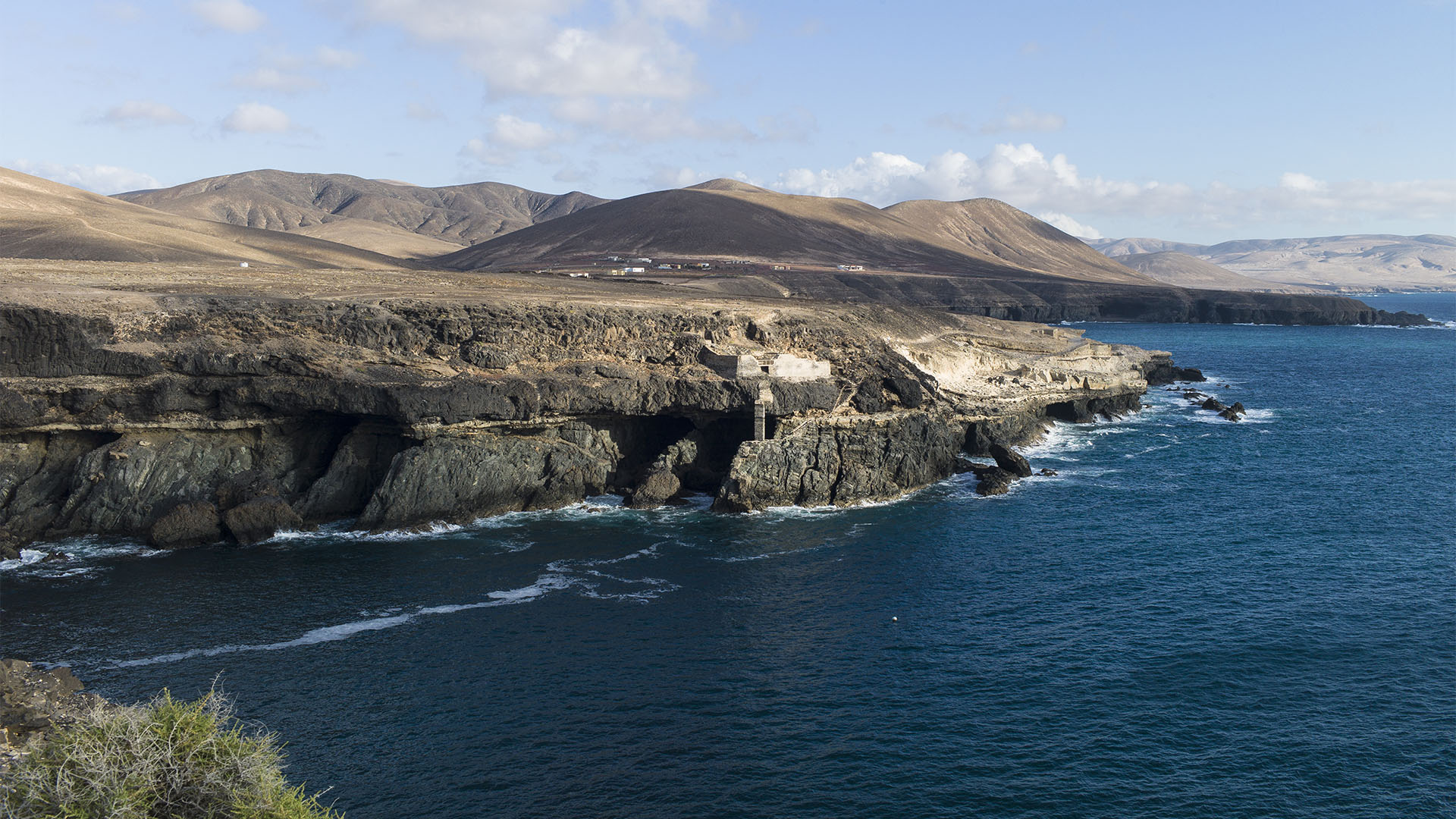 Wandern + Trekking auf Fuerteventura: Durchs Palmental von Vega Río Palmas nach Ajuy.