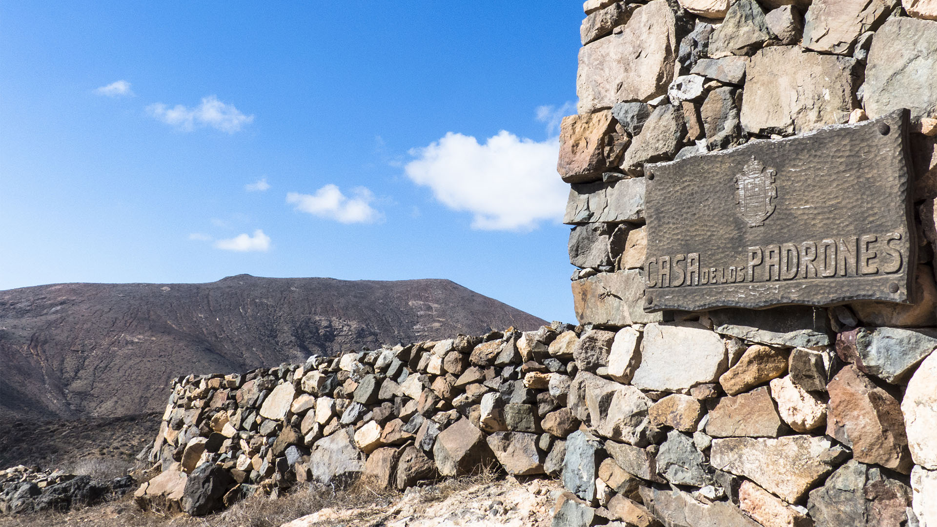 Wandern + Trekking auf Fuerteventura: Parra Medina einsam mit tollem Ausblick.