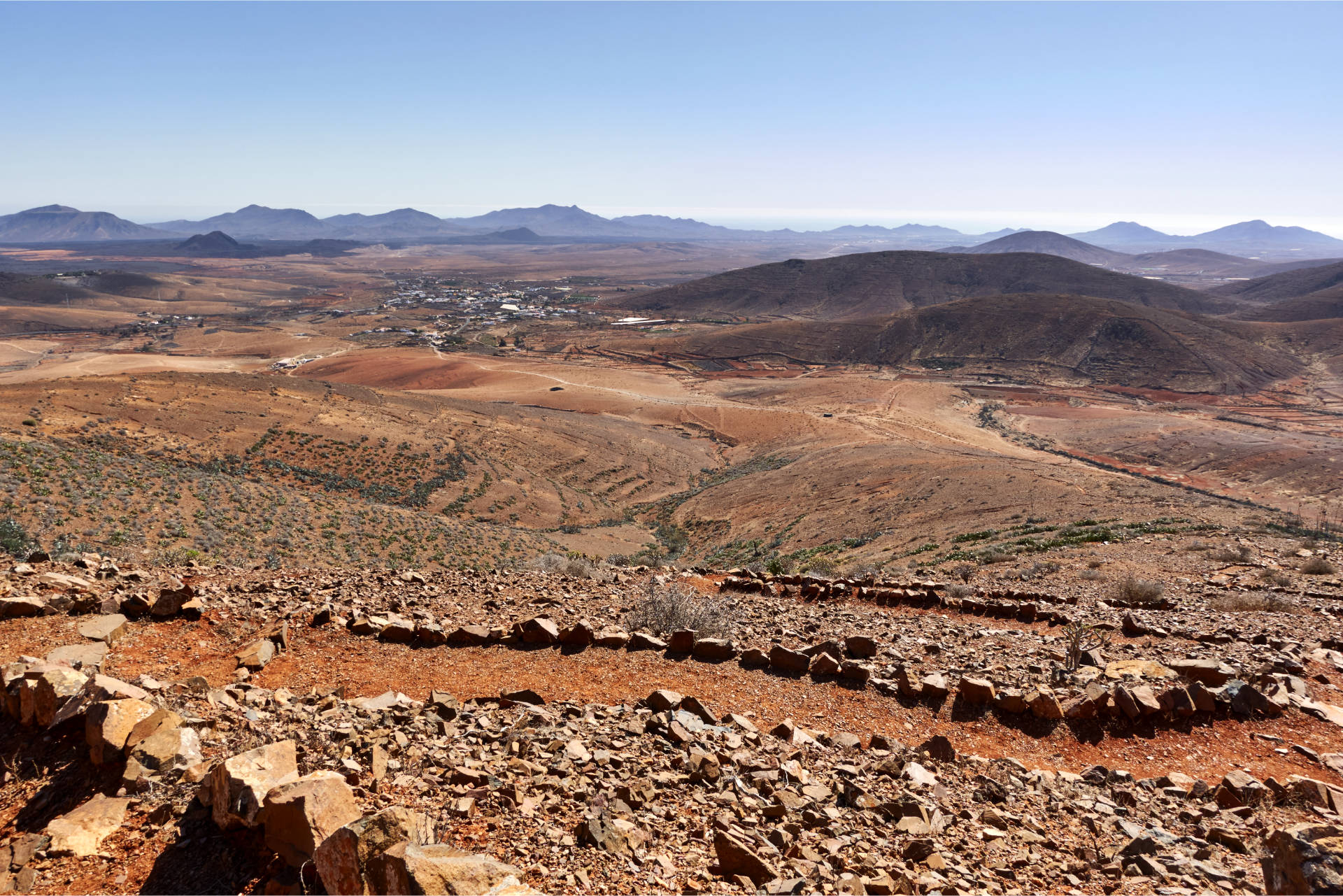 Die letzten Höhenmeter über Serpentinen ins Valle de María Sánchez.