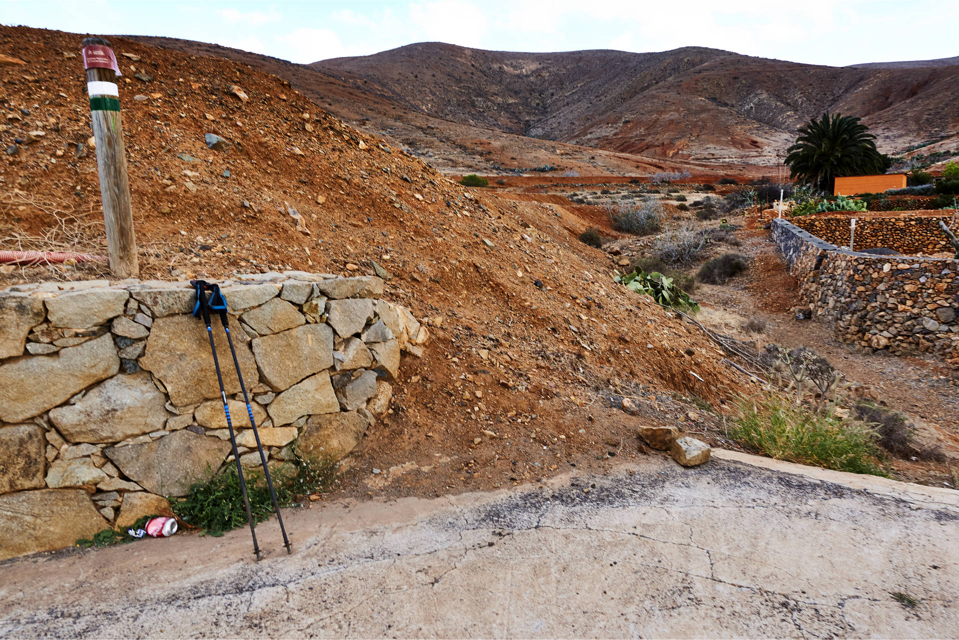 Abzweig von der FV-30 in den Barranco de Betancuria.