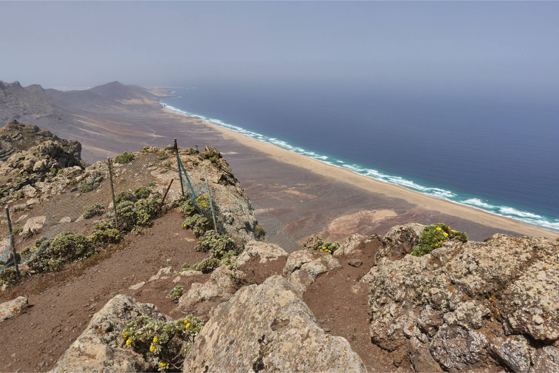 Herrlicher Ausblick vom Pico de la Zarza auf die Strände von Cofete, den Roque del Moro und den Punta de Pesebre.