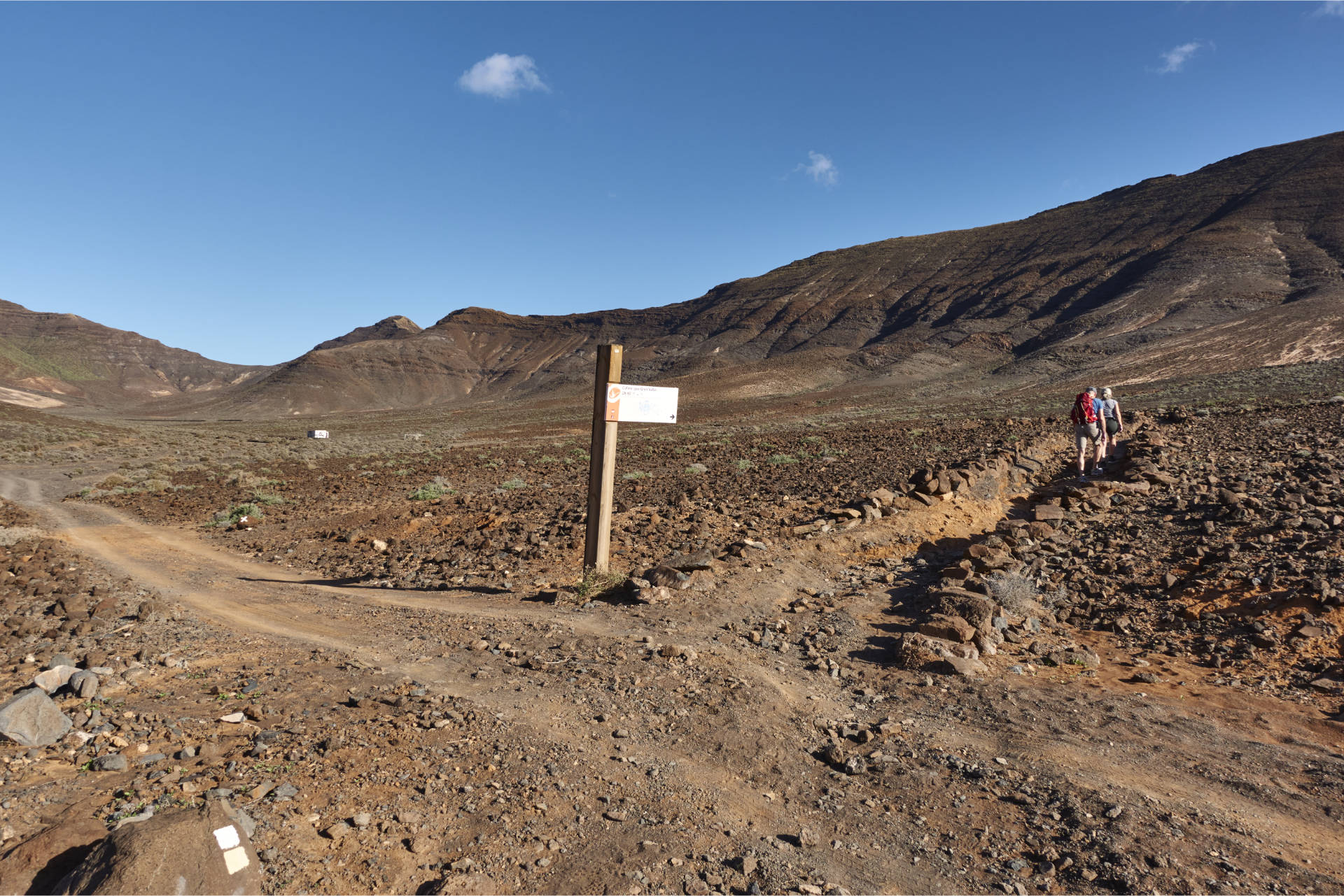 Wanderung Gran Valle - Cofete: Der Wanderweg hinein ins Gran Valle.