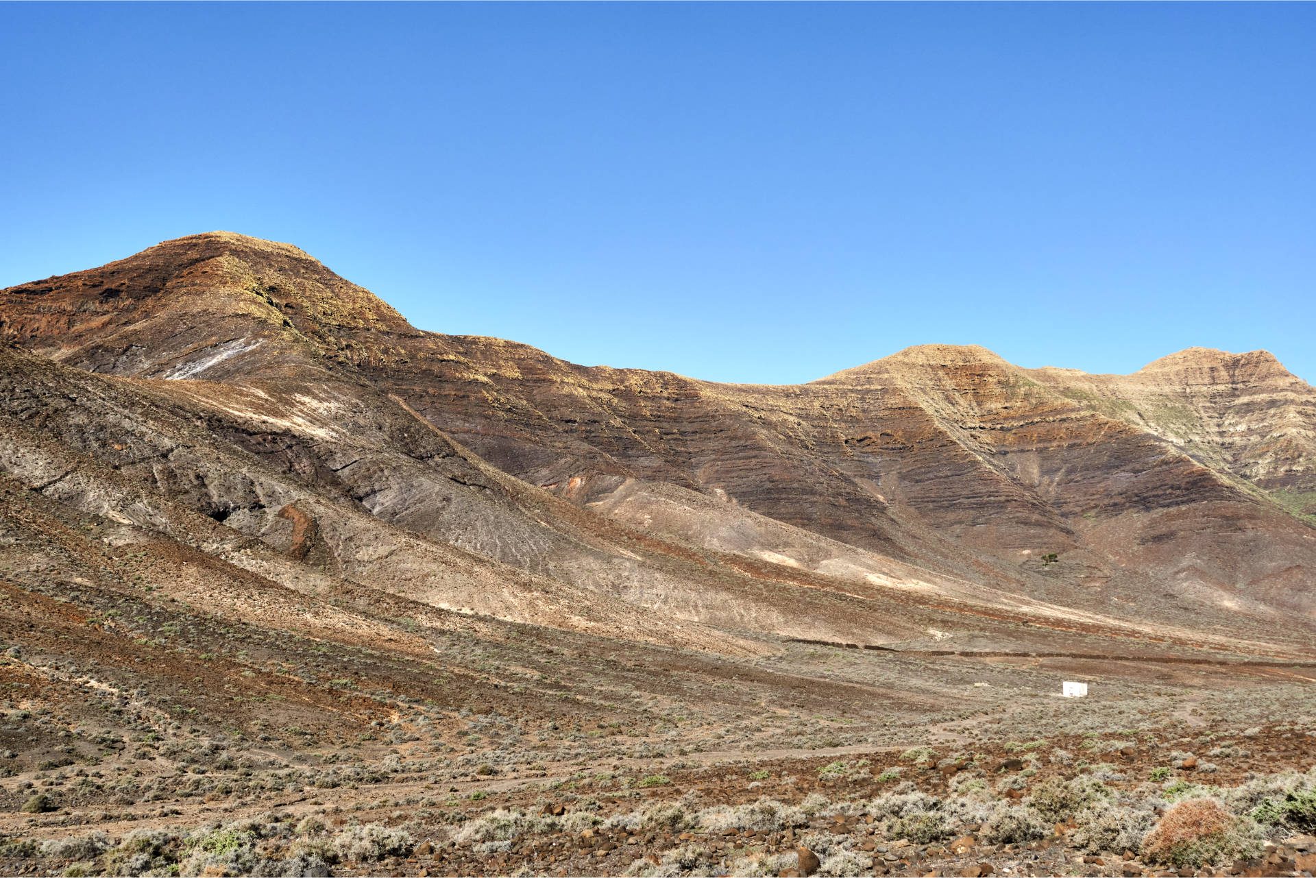 Wanderung Gran Valle - Cofete: Im Westen der markante Morro Munguía (302 m), rechts der Degollada Munguía (264 m).