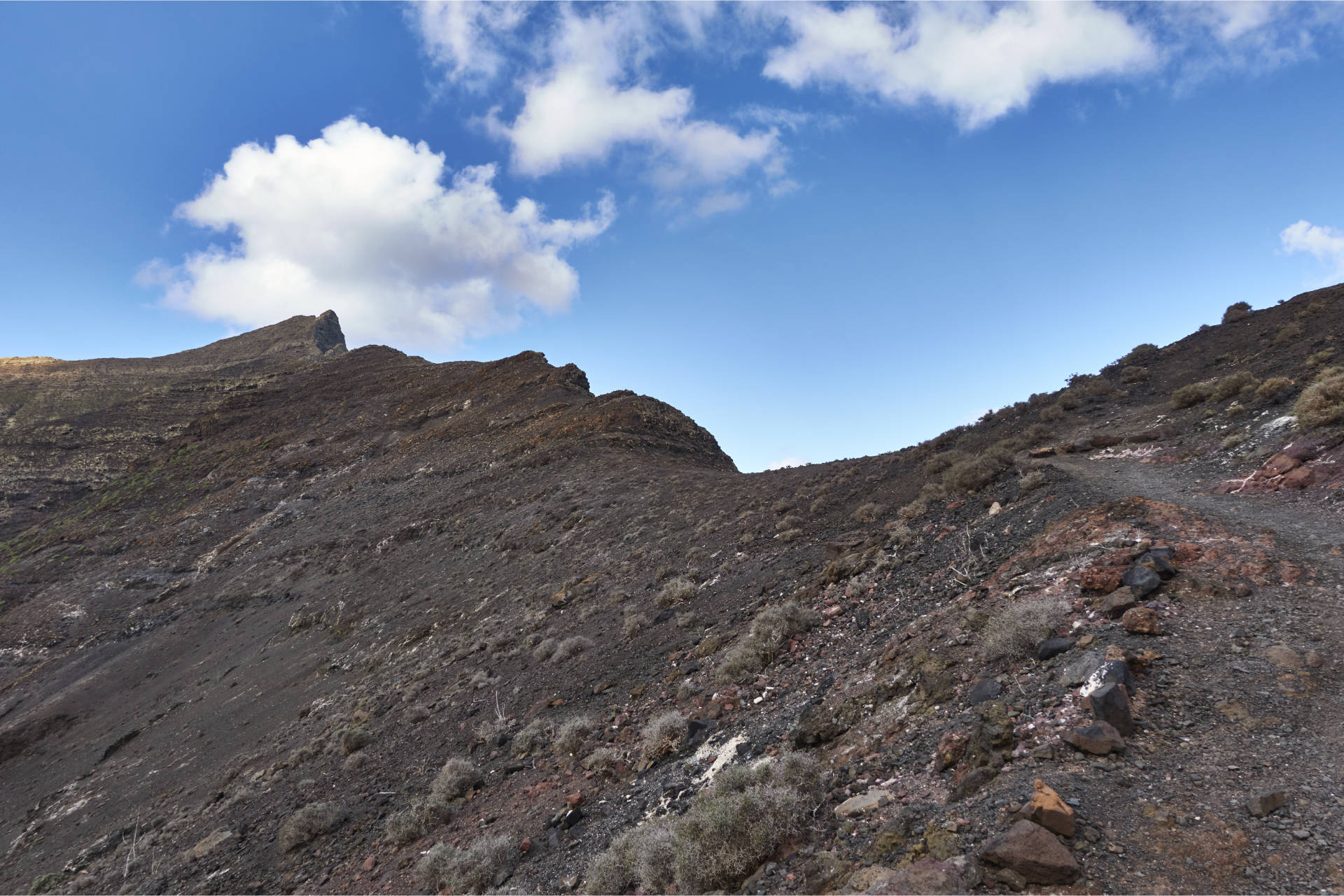 Wanderung Gran Valle - Cofete: Die letzten Höhenmeter zum Degollada de Cofete (345 m).