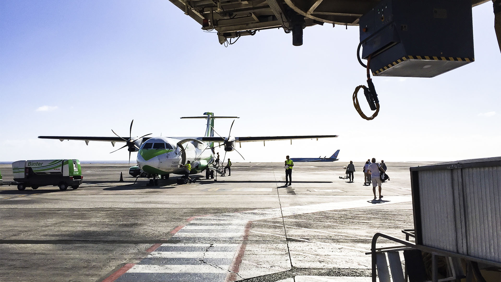 Mit dem Flugzeug auf das kanarische Archipel und Fuerteventura und Island Hopping mit Propeller Maschinen.