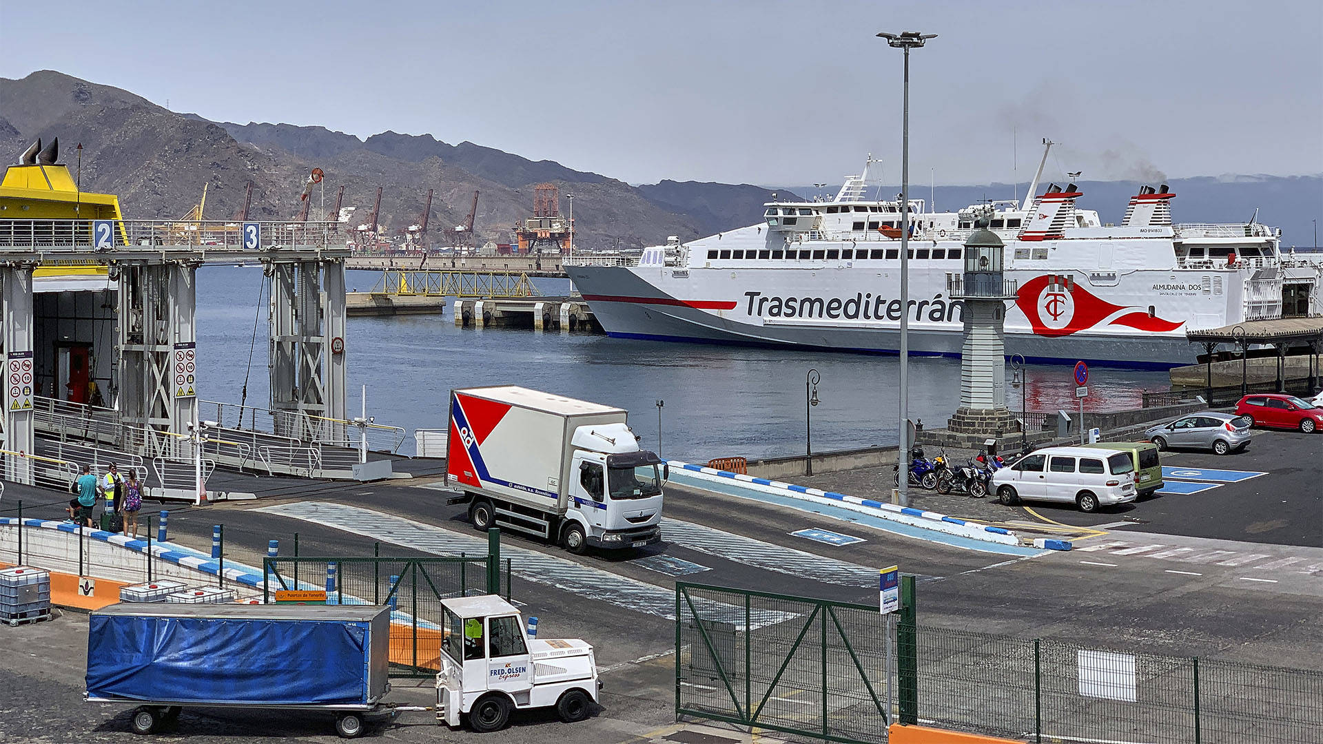 Der Fährhafen von Santa Cruz de Tenerife auf Teneriffa.