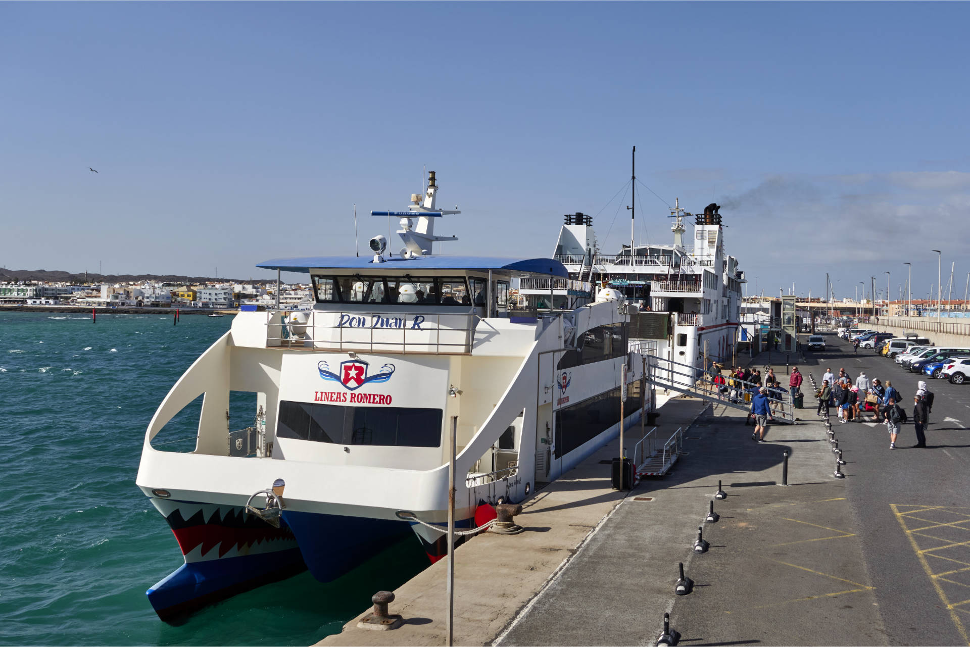 Líneas Romero Don Juan – Personenfähre Corralejo Fuerteventura - Playa Blanca Lanzarote.