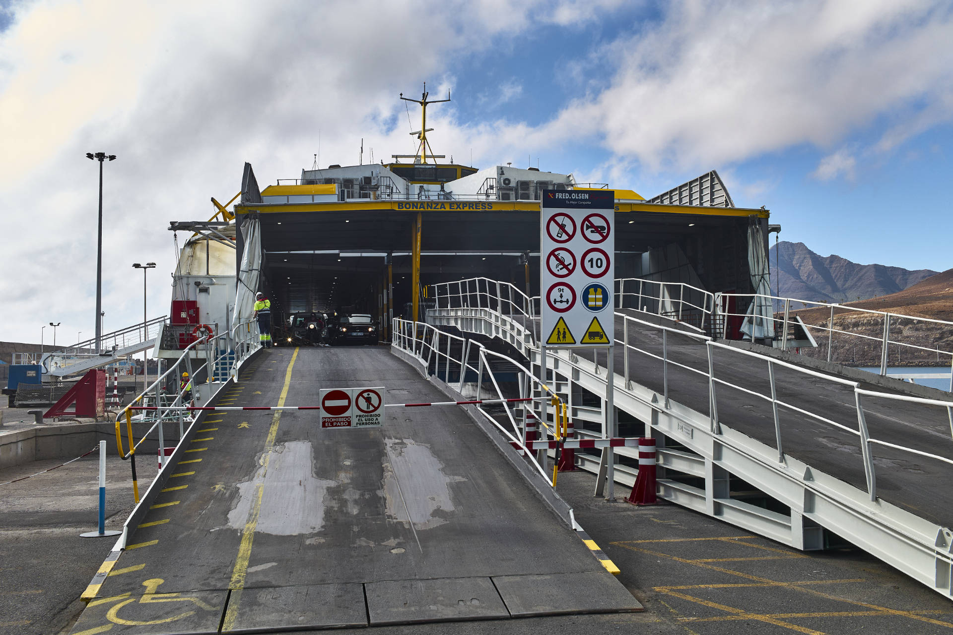 Fred. Olsen Fähre Morro Jable - Las Palmas: Im Hafen von Morro Jable.