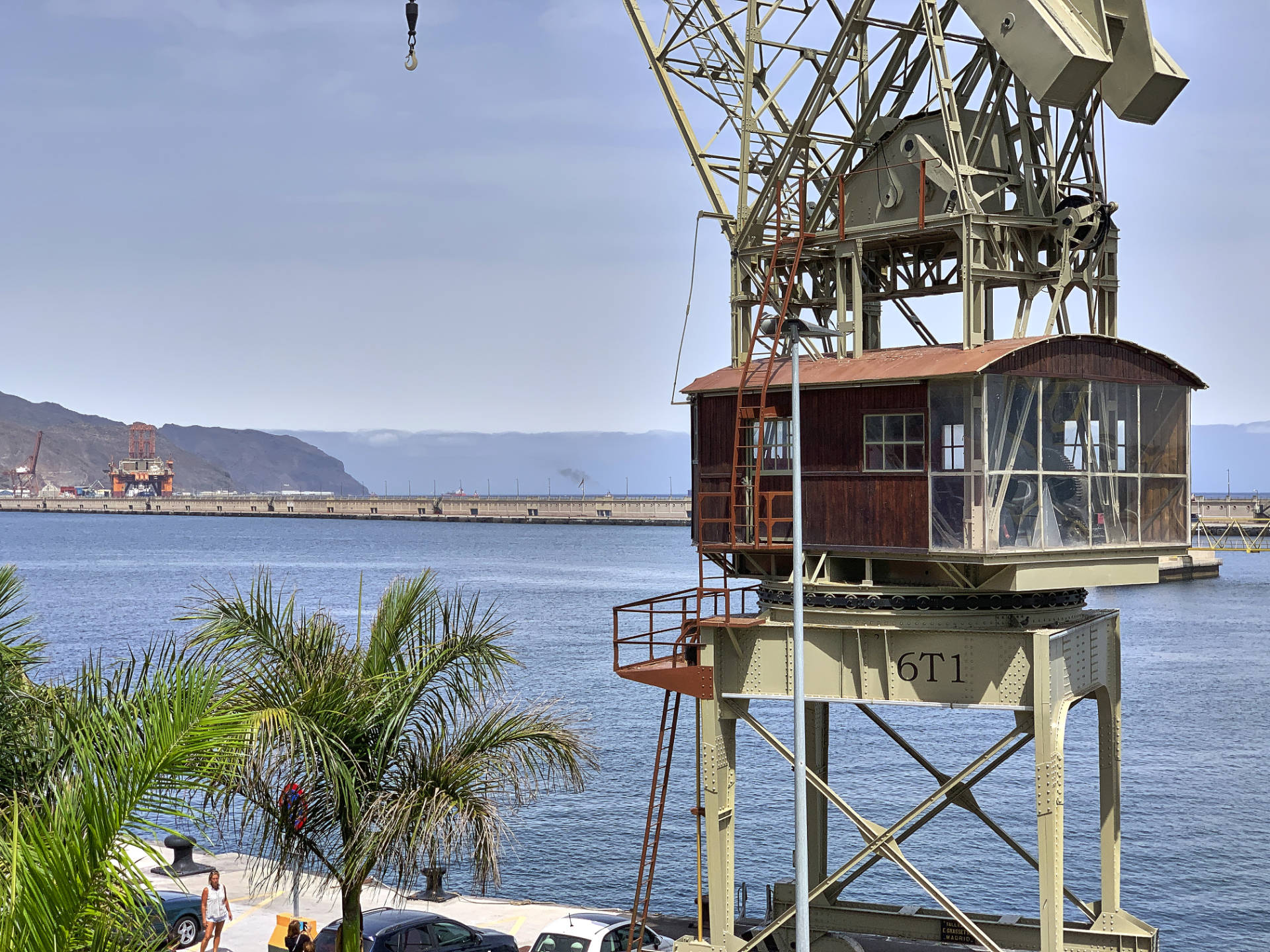 Historischer denkmalgeschützter Lastkran im Puerto Santa Cruz de Tenerife.