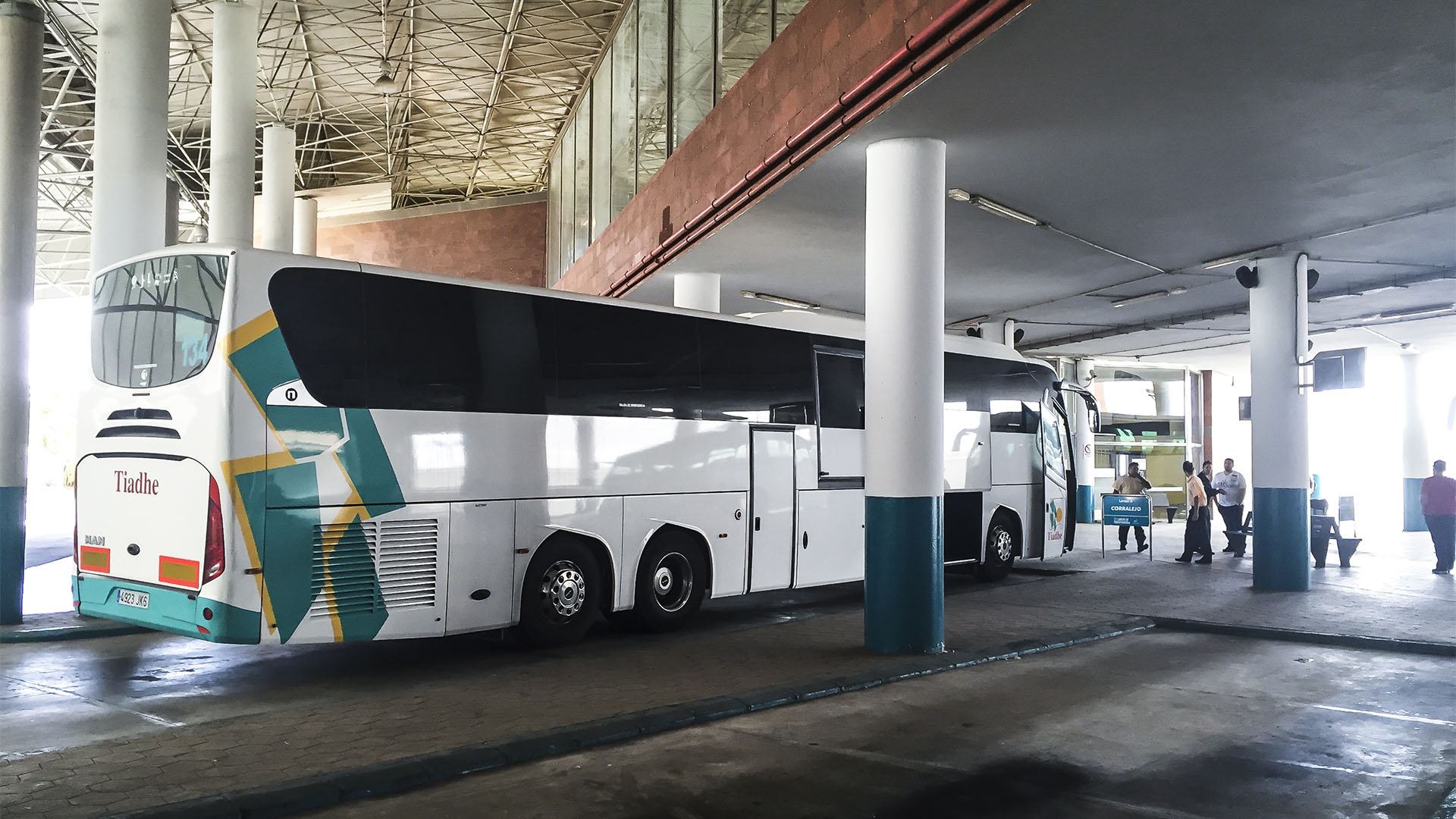 Unterwegs auf Fuerteventura mit öffentlichen Verkehrsmitteln – Bus und Taxi.