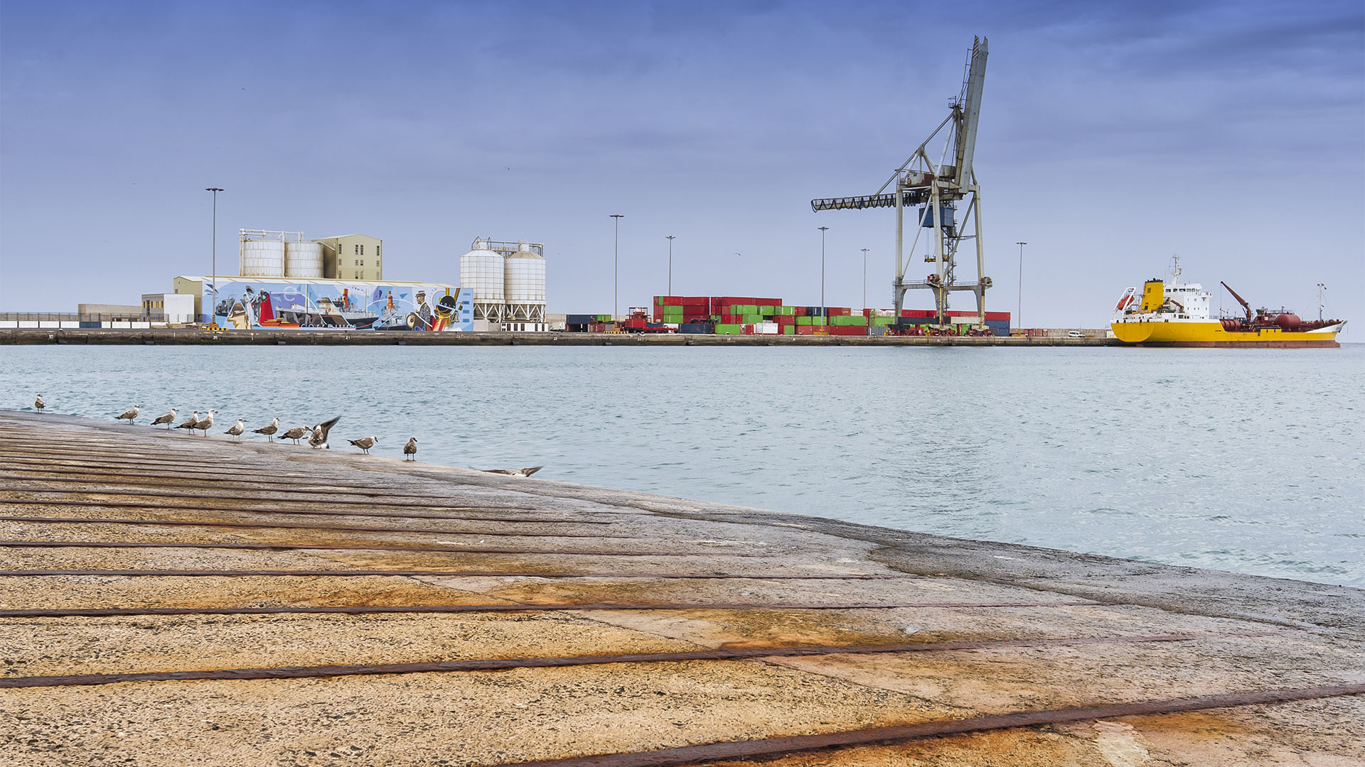 Post, Fracht, Logistik, Lager auf Fuerteventura, dem Archipel und dem Kontinent.