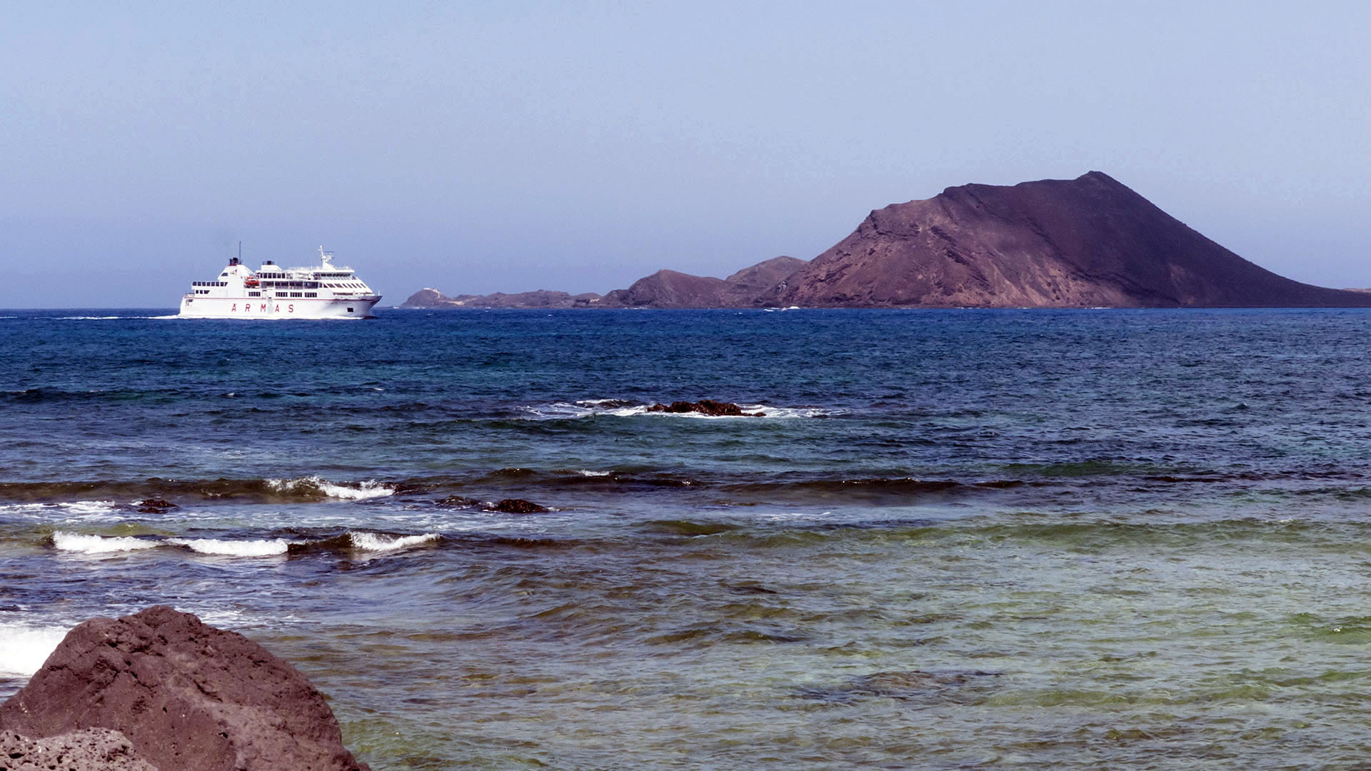 Montaña de la Caldera Isla de Lobos Fuerteventura.