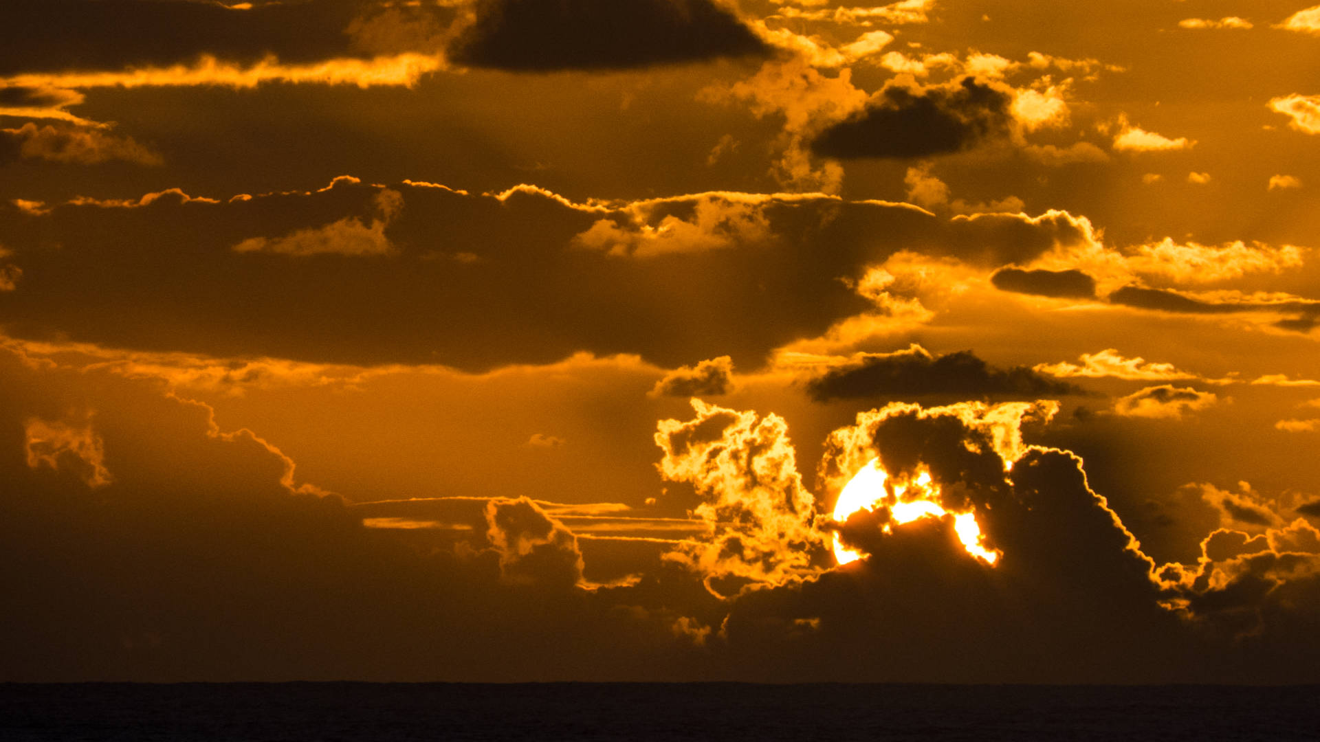 Sonnenuntergang und Passatwolken – immer ein dramaturgisch grandioses Ereignis.