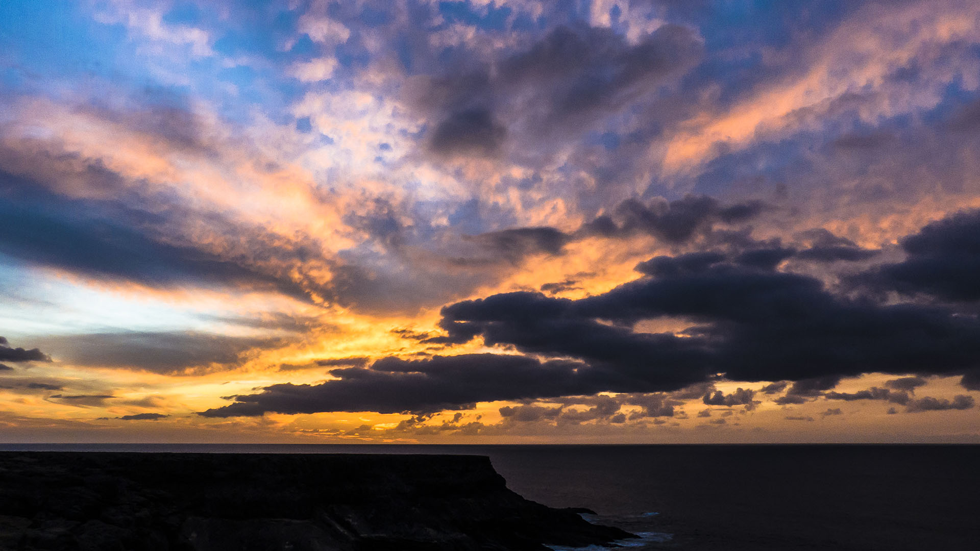 Die Klippen von Ajuy – Traumziel für Sonnenuntergänge.