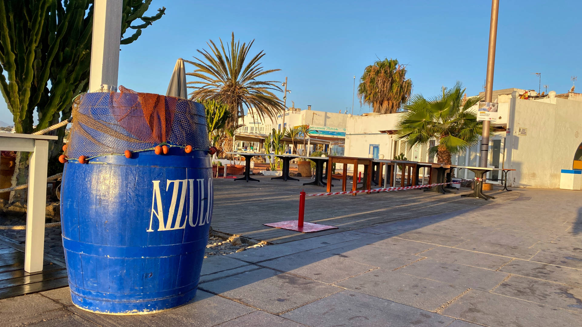 Der Paseo von Corralejo am frühen Morgen noch einsam.