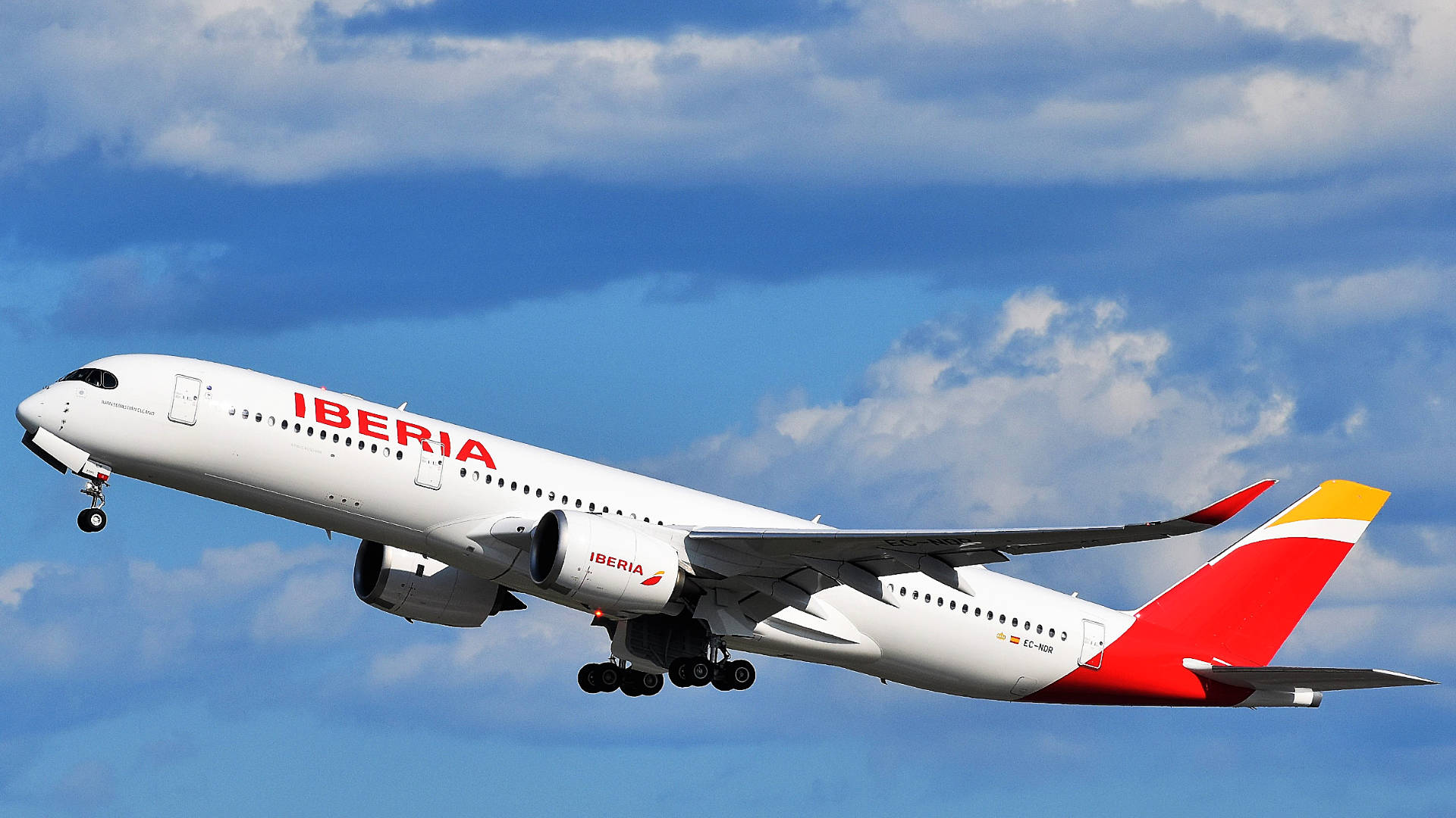 IBERIA – Iberia Líneas Aéreas de España.