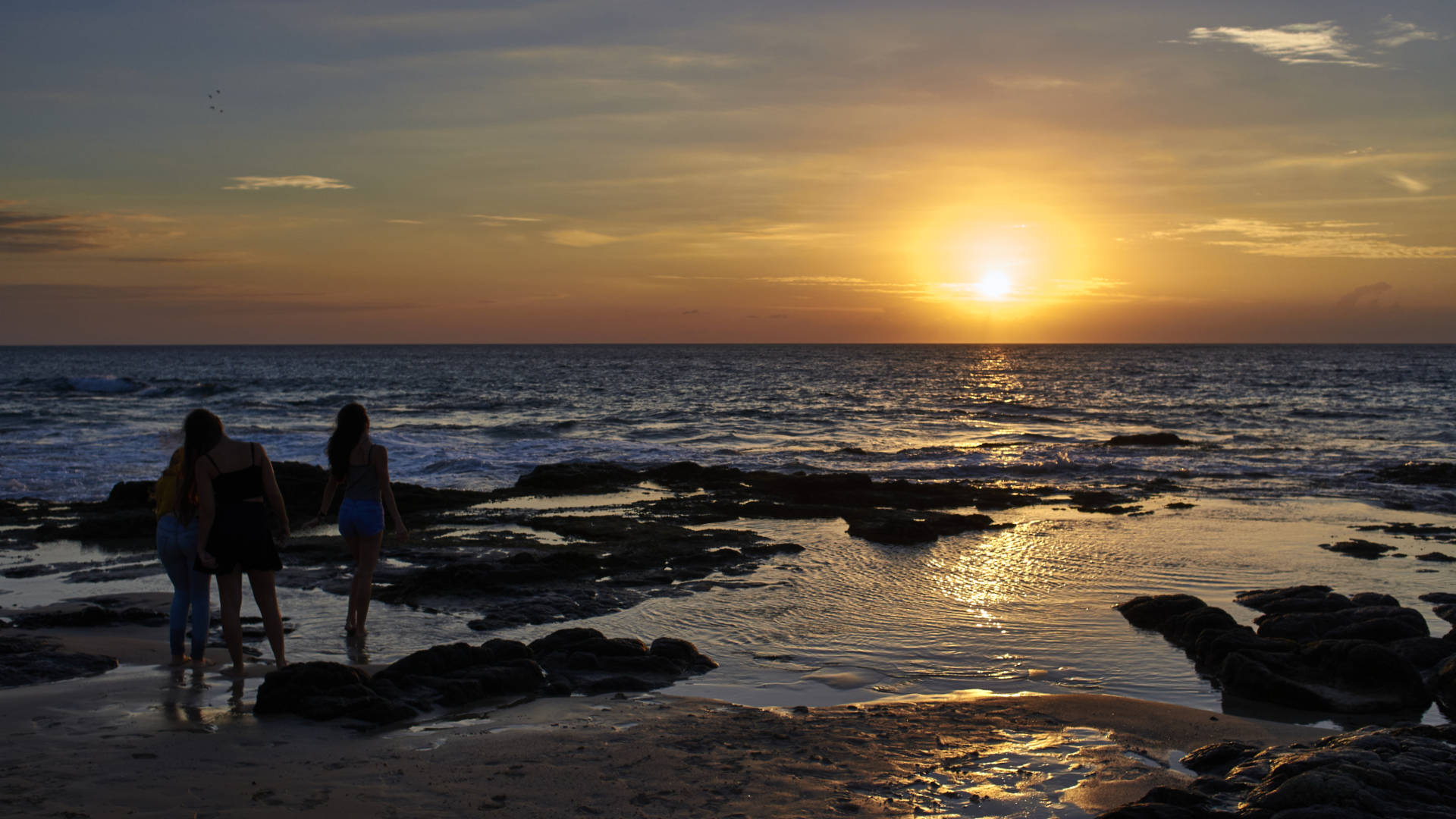 Sunset Walk am Playa del Castillo aka Piedra Playa El Cotillo Fuerteventura.